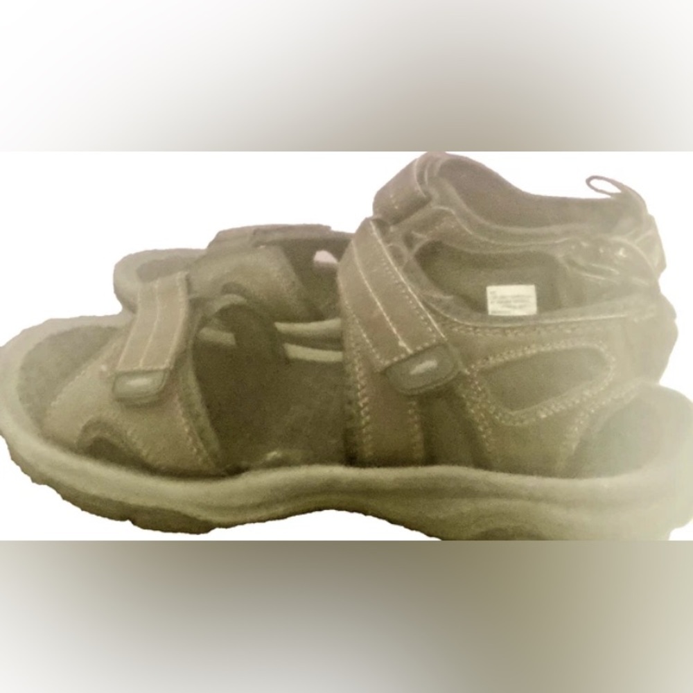Mens Khombu Triple-Strap Sandals Size 9 Excellent condition